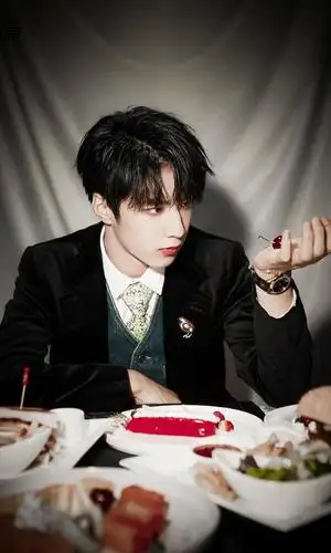 刘耀文禁欲系图片:小小年纪这么帅