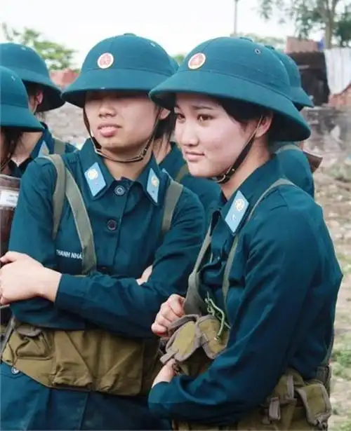 中越自卫反击战越南女军营外看到的惊人一幕