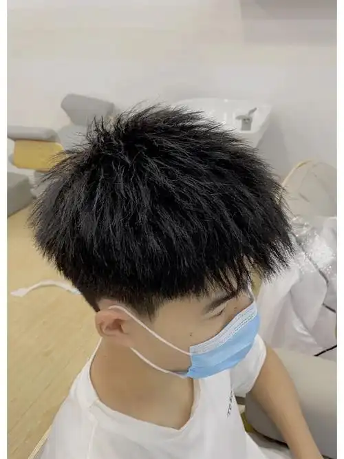 男生摩根烫碎盖发型设计