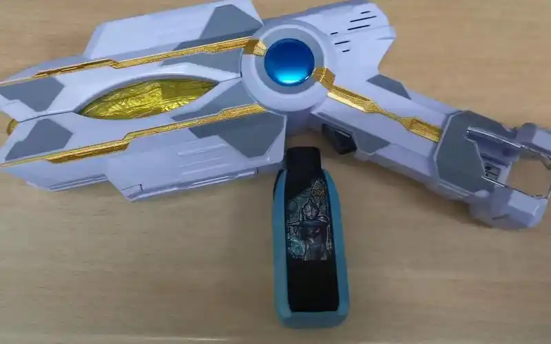 泽塔联动特利迦胜利火花枪简单把玩