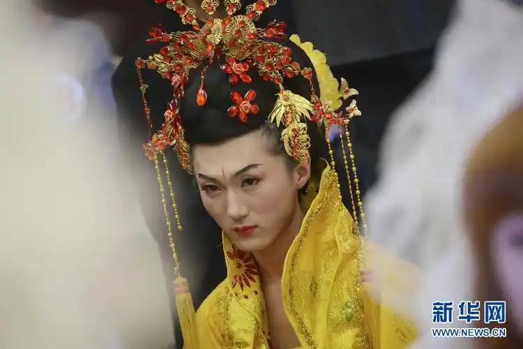 "男扮女妆"首现济南美容美发大赛