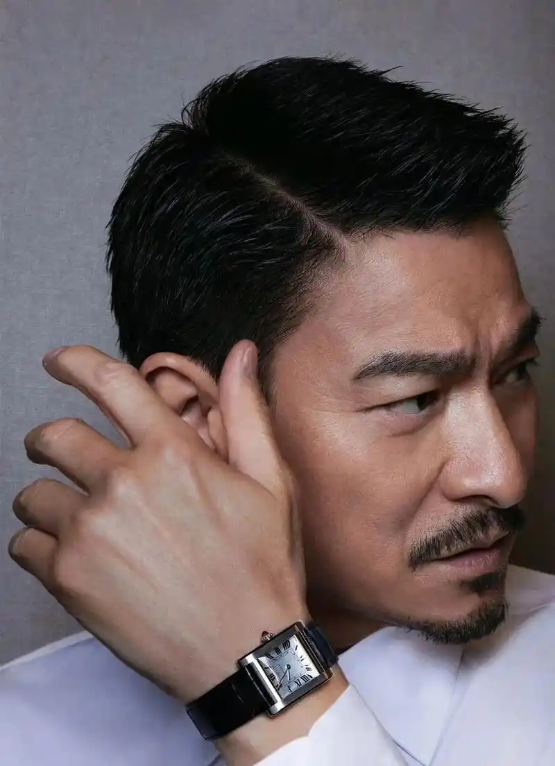 62岁刘德华的最新写真震撼来袭! 蓄起胡须的华哥以一头精干短 - 抖音