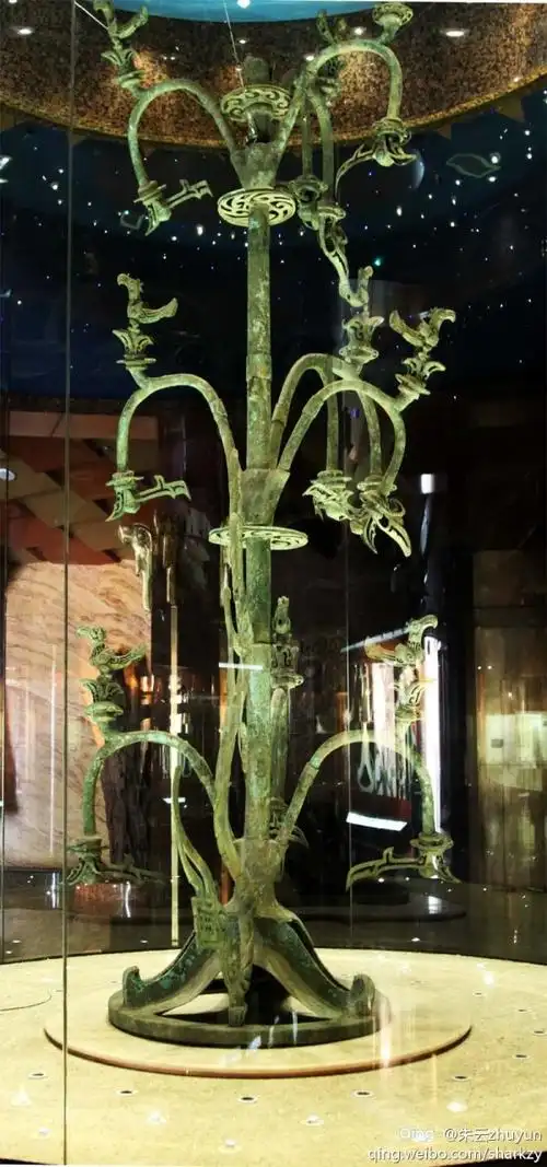 三星堆的鹰翼太阳轮和生命之树