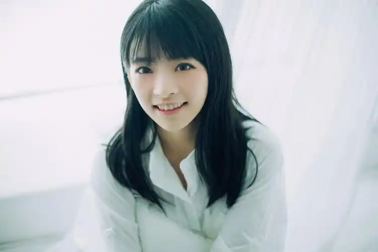 sing女团林津伊白衬衫露香肩长腿 少女清纯超吸引