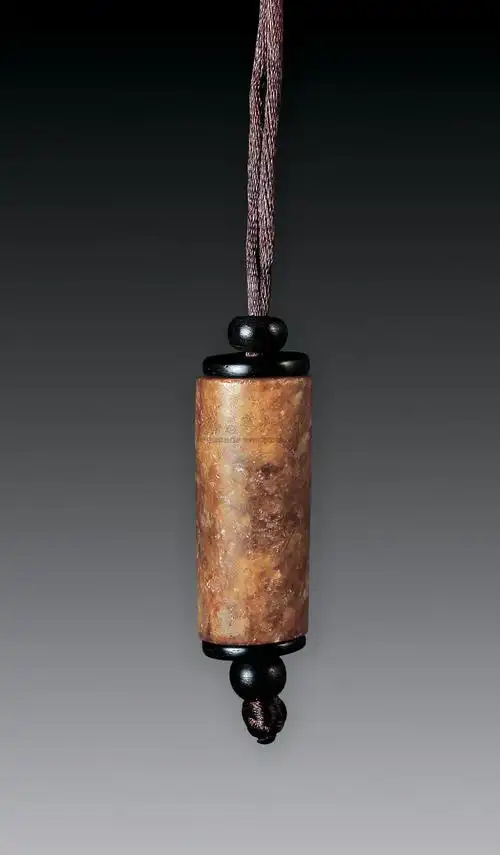 0112良渚文化黄玉勒子