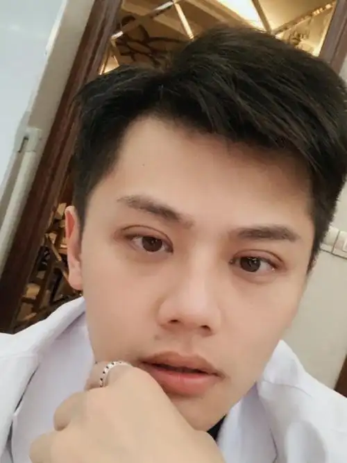 谁说男生不可以开双眼皮