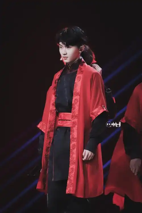 马嘉祺绝对中心