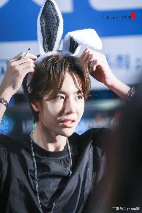 王一博:王甜甜,他超甜.你们为什么不相信他是个小甜豆呢!