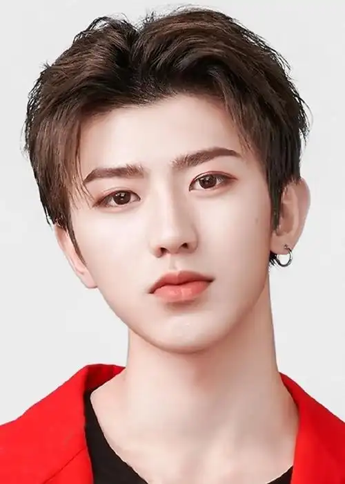 来夸大明星蔡徐坤证件照#蔡徐坤