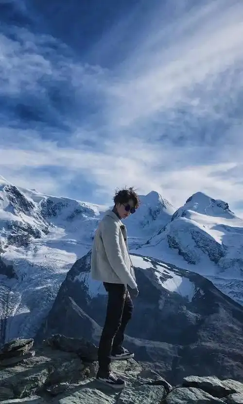 王一博微博写真图片集