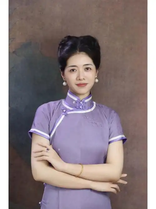 分享几款搭配旗袍的发型