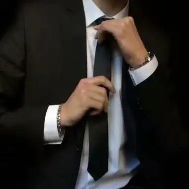 不露脸穿正装超a禁欲风的男头_男生头像_美头网