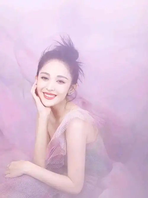 古力娜扎驼峰鼻