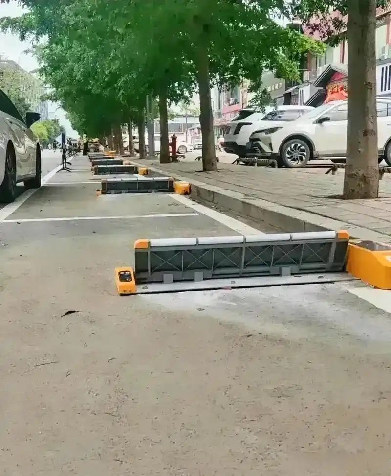 搞这么复杂和高科技,要收多少停车费,才能捞回停车位的建设成本呀?