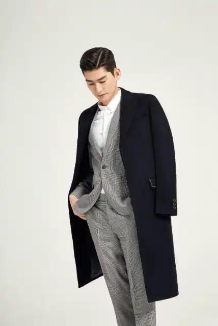 穿西装的这些男星,易烊千玺帅的"掉渣",张翰霸道总裁