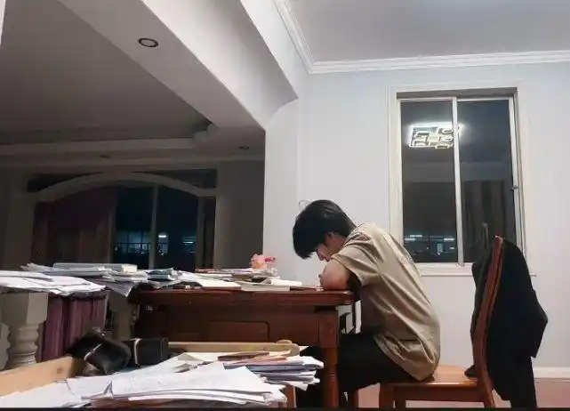 明星查成绩有多激动看时代少年团就知道恭喜少年们成功上岸