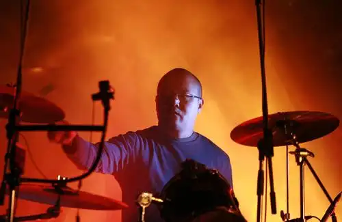 原创王菲前夫窦唯被爆与女粉丝结婚多年,警局门口一见钟情?