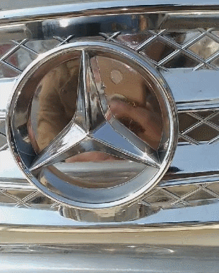 搞笑动图:第一次去男朋友家,特意穿这件衣服!