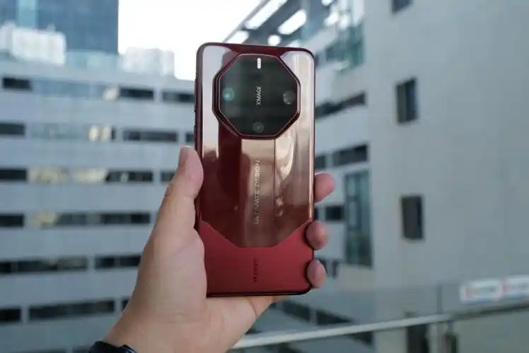 华为史上最贵直板手机!华为mate60 rs 非凡大师11999元起售