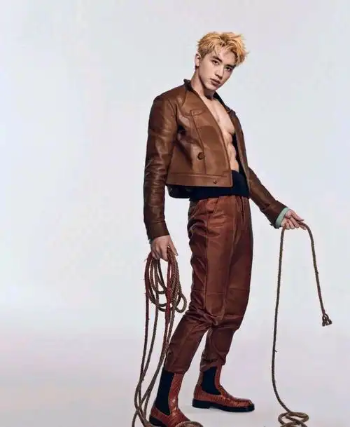 似乎很多粉丝都钟爱肌肉型男明星,然而如今男性美德盛行,除了在影视剧