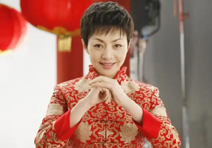 眼镜代表什么生肖(宋丹丹自曝不再上春晚原因,讲述小品幕后故事,坦言