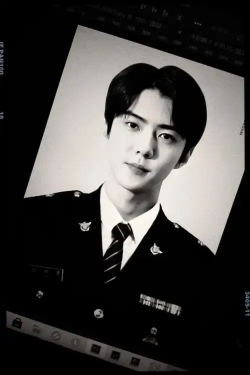 有没有exo全员或者只要朴灿烈绝帅的壁纸或者头像最好是无水印的