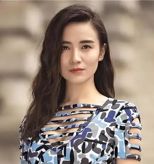 4位移居海外明星现状蒋大为吃老本江珊国内挣钱国外花