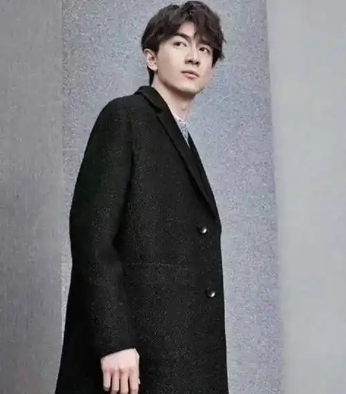 林更新思维敏捷,个性确实非常友善,他已成为九亿少女的梦,如今年龄大