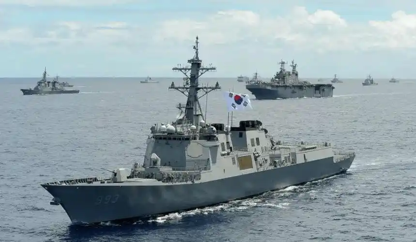 在之前的文章中,作者和大家聊了054b型护卫舰与日本最上级,美国星座级