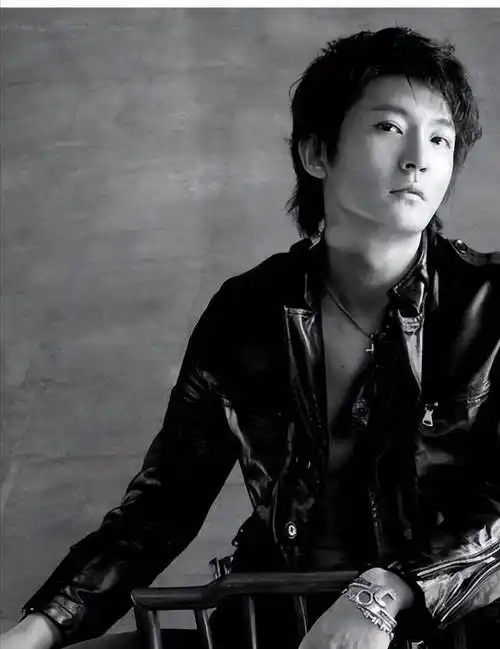 "大器晚成"郭京飞:与鲍莉闪婚,曾遭岳父母嫌弃,如今苦尽甘来_陆毅