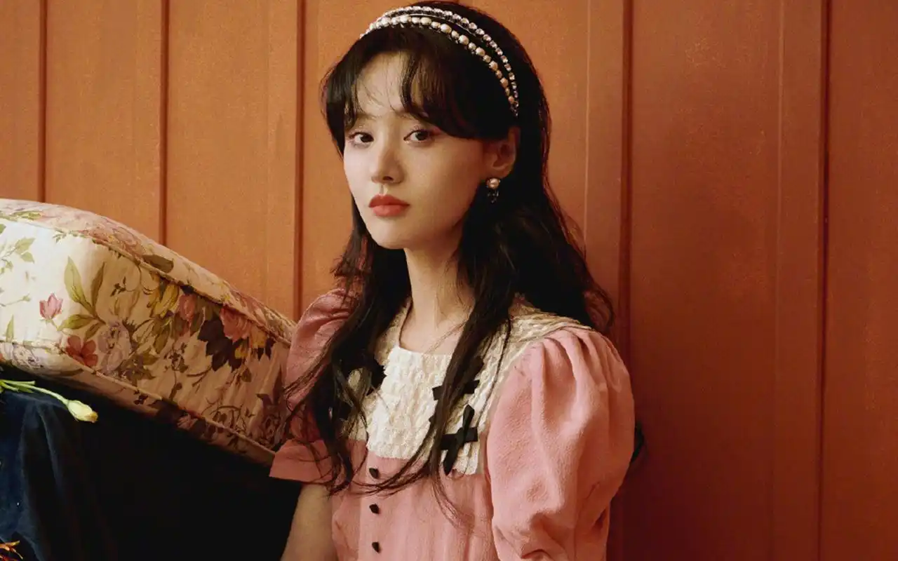 郑爽优雅复古写真图片桌面壁纸