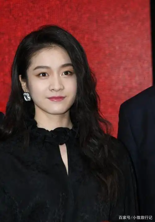 图一是女神张雪迎美照,妆容精致"好耐看"!