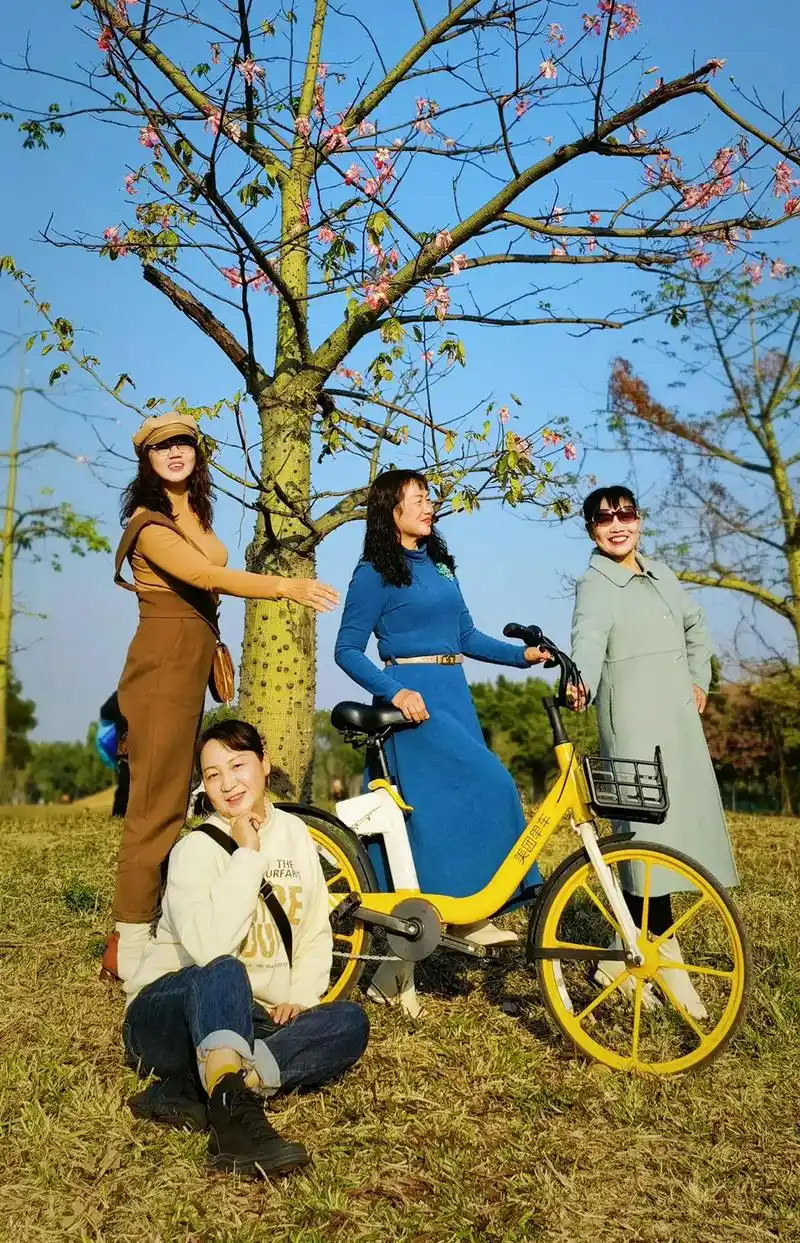 好姐妹一起玩#快乐姐妹 #时光不老我们不散 #姐妹情深一辈子 - 抖音