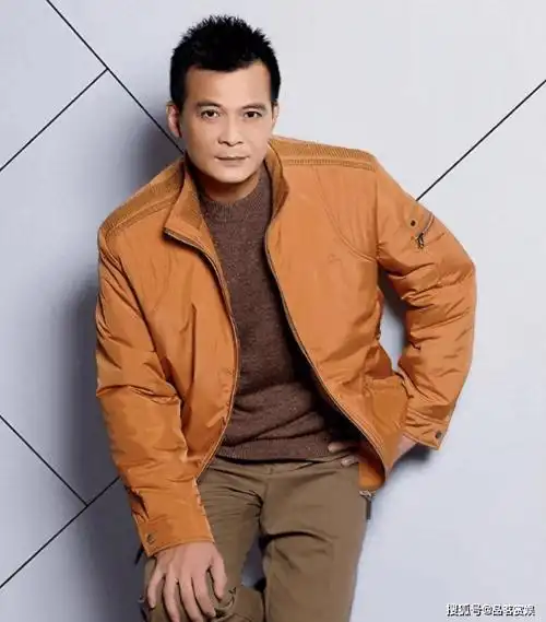 演员黄日华:演员妻子因病离世快4年了,他的选择和坚持让人泪目_成为了