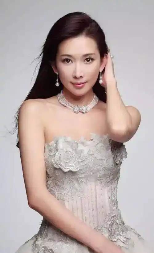 林志玲优雅女神时光不败美人花