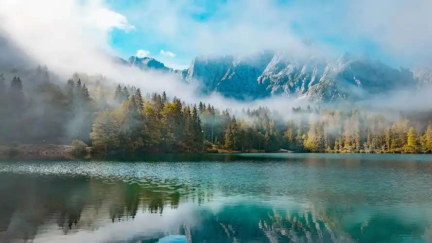 自然山水湖泊风景图片桌面壁纸