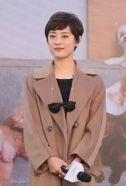 孙俪长发造型惊艳深圳之夜,自然之美胜过打针脸_美的_生活_时代