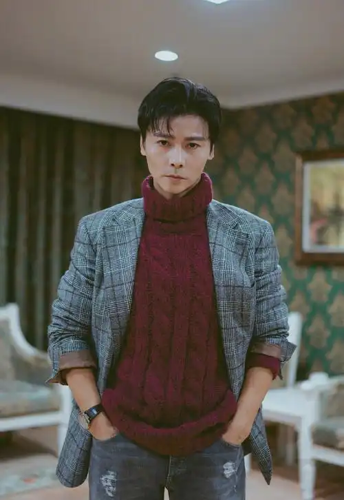 张晋帅气硬朗写真图片