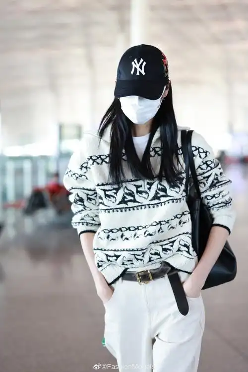 机场真街拍##刘雯