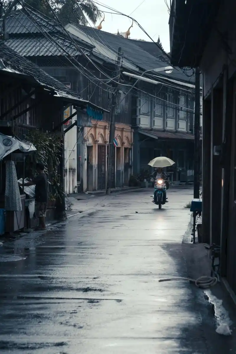 ai共创计划# #ai写诗致青春# #江南烟雨