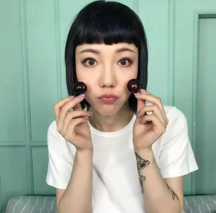 吴莫愁两种发型都可以驾驭,短发更呆萌可爱,网友:是整容了吗?