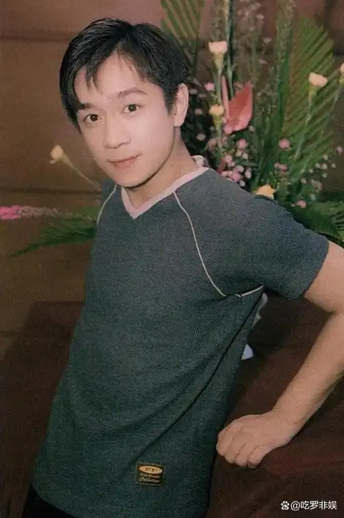 陈浩民为讨好老东家弃月租14万豪宅一家六口回香港定居