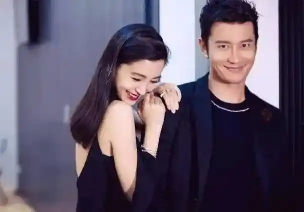 黄晓明的前任与现任想比,身材真的是相差太大_李菲儿_杨颖_活动