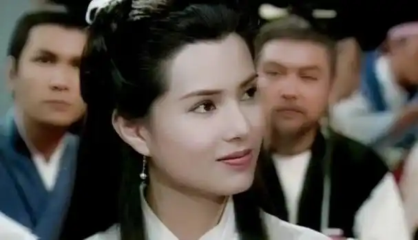 凭"小龙女"一角走红,身材傲人,风韵犹存的李若彤为何单身至今