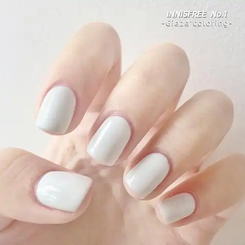 白色指甲油奶白