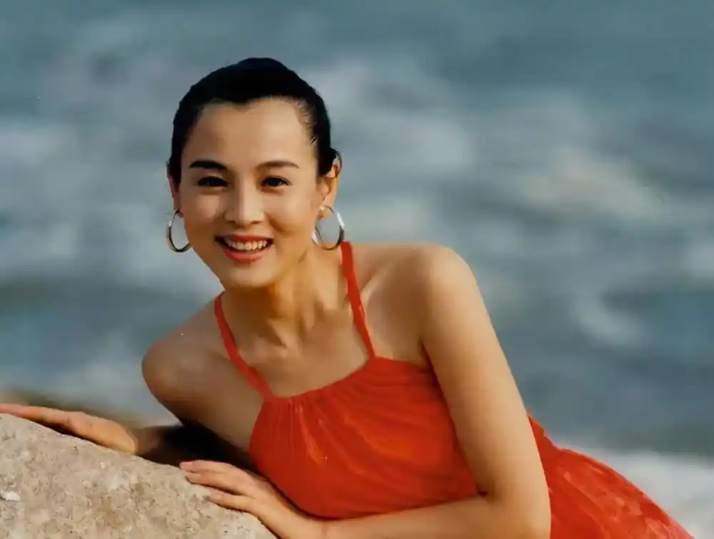 赵明明:"赵飞燕"塑经典,为爱息影遭抛弃,骨子里还是贤妻良母