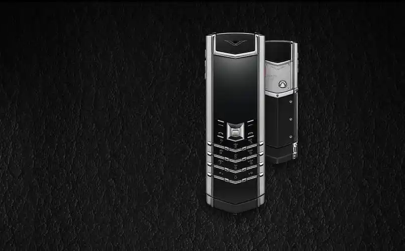 vertu眼镜蛇手机来了:439颗红宝石亮瞎眼