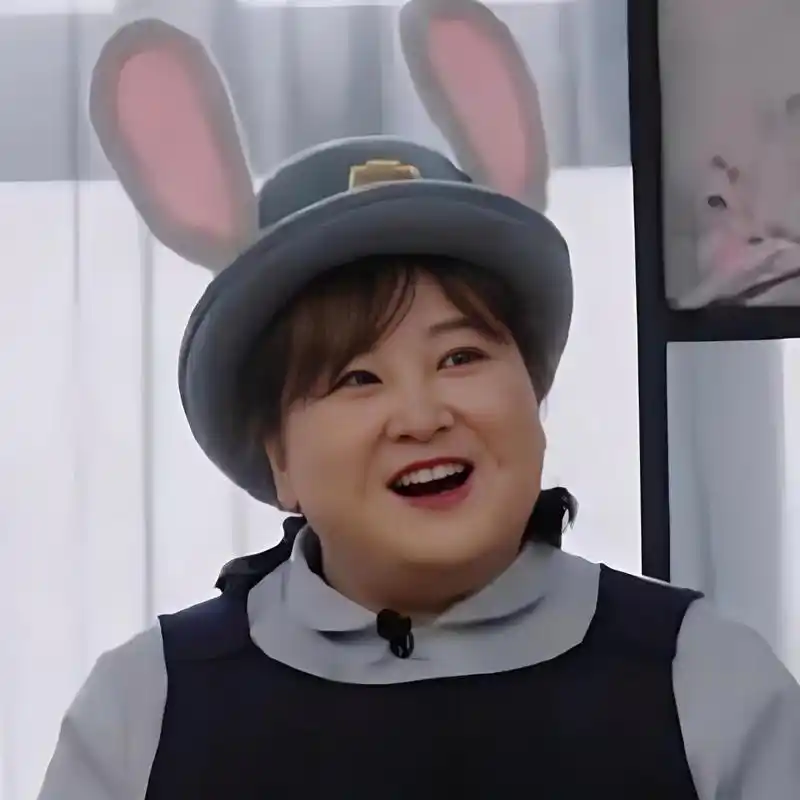 贾玲头像来啦!  小伙伴们,你们期待已久的时刻终于来临了!