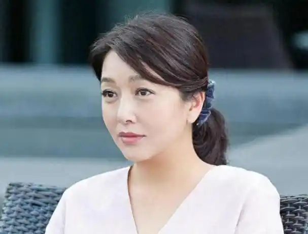 王志文,靳东都没娶到的江珊,为什么最后嫁给了平平无奇的他