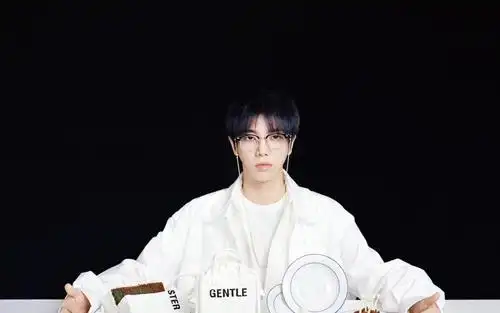 华晨宇魅力时尚奇幻迷人写真,高清壁纸图片,大陆明星-回车桌面